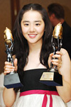 Moon Geun Young nhận giải thưởng tại LH phim Daejong 2004